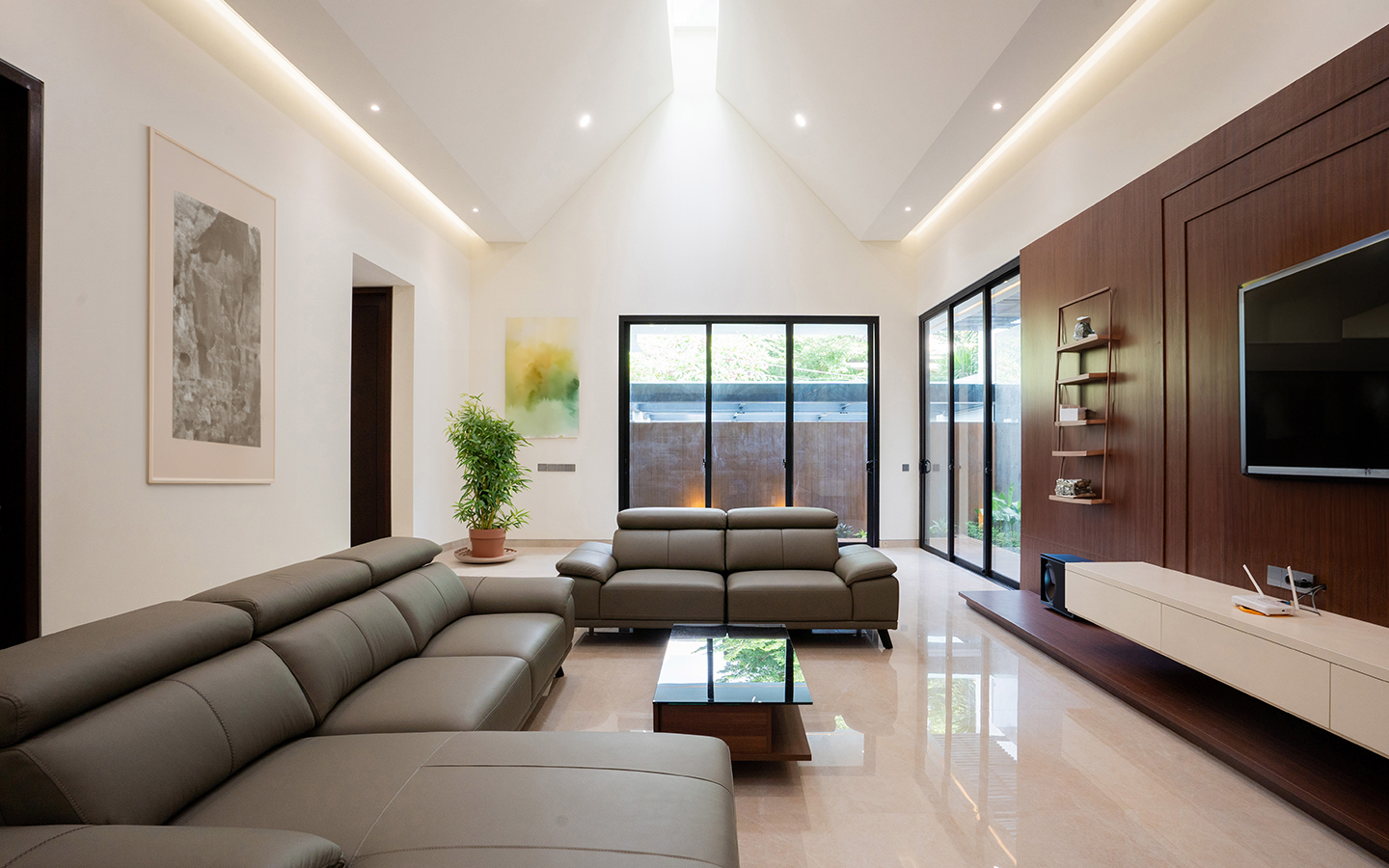L HOUSE